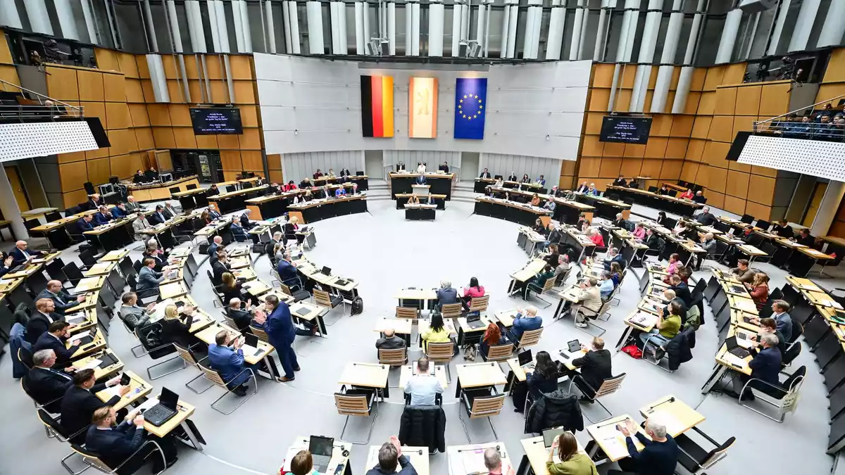 Im neugewählten Berliner Abgeordnetenhaus gibt es voraussichtlich weniger Sitze als bisher angenommen. (Archivbild)  - Bild: Sebastian Gollnow/dpa