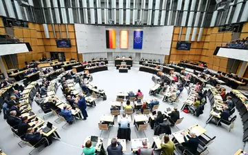 Im neugewählten Berliner Abgeordnetenhaus gibt es voraussichtlich weniger Sitze als bisher angenommen. (Archivbild) - Foto: Sebastian Gollnow/dpa