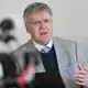 Berlins Landeswahlleiter Stephan Bröchler hat über eine Neuauszählung der Stimmen in einem Wahlkreis in Berlin-Spandau informiert. (Archivbild)  - Bild: Jens Kalaene/dpa