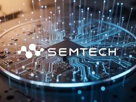 Abstrakte Darstellung von Halbleitertechnologie und moderner Mikrochip-Fertigung in einem professionellen Umfeld. - Foto: über boerse-global.de