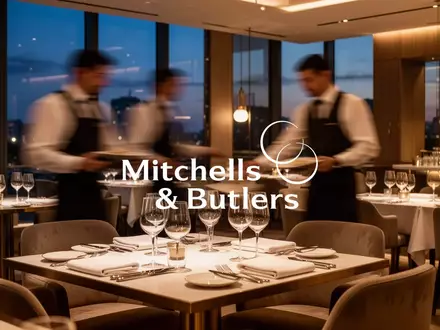 Modernes, gehobenes Restaurantinterieur mit stimmungsvoller Beleuchtung und unscharfem Servicebereich. - Foto: über boerse-global.de