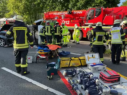 FW-BN: Eingeklemmte Person konnte befreit werden - Foto: presseportal.de