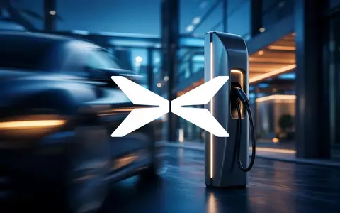 Moderne Ladestation für Elektrofahrzeuge in einer minimalistischen, urbanen Umgebung bei Dämmerung. - Foto: über boerse-global.de