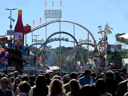 Dank fast immer guten Wetters ist die Wiesn dieses Jahr ausgesprochen gut besucht. (Archivbild) - Foto: Felix Hörhager/dpa