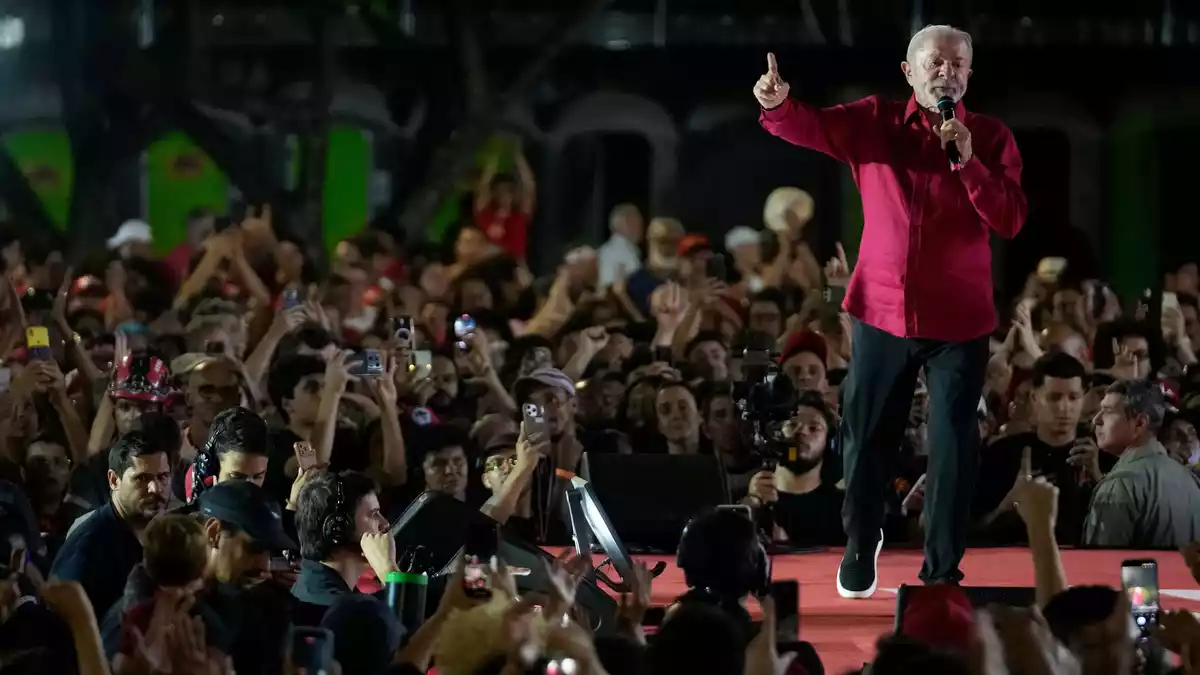 Lula möchte trotz seines hohen Alters von 80 Jahren wiedergewählt werden. (Archivbild) - Bild: Eraldo Peres/AP/dpa