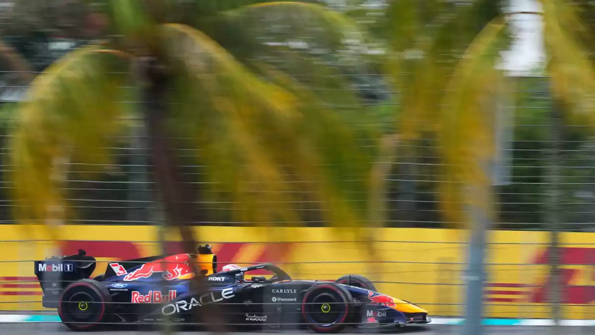 Erste Pole in diesem Jahr für Max Verstappen.  - Bild: Vincent Thian/AP/dpa