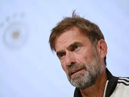 Jürgen Klopp kann das Abschlusstraining für die Partie in Griechenland mit allen 23 Spielern bestreiten.  - Foto: Sven Hoppe/dpa