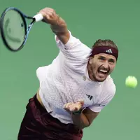 Alexander Zverev steht beim Turnier in Peking im Achtelfinale. (Archivbild) - Foto: Adam Hunger/AP/dpa