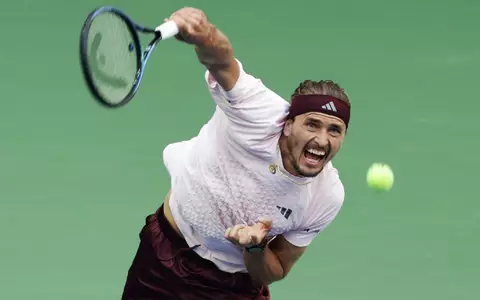 Alexander Zverev steht beim Turnier in Peking im Achtelfinale. (Archivbild) - Foto: Adam Hunger/AP/dpa
