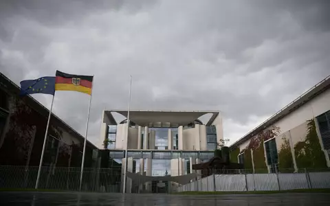 Dunkle Wolken über der Union und Kanzler Merz: Die große Mehrheit ist unzufrieden, die Umfragewerte sind im Keller.  - Foto: Sebastian Gollnow/dpa