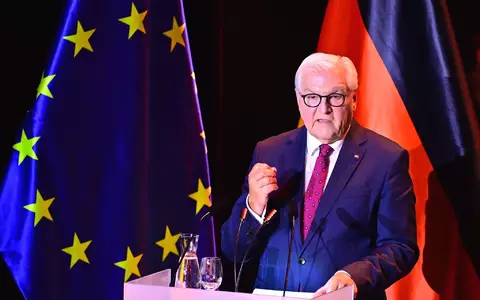 Bundespräsident Frank-Walter Steinmeier spricht beim Festakt zum Tag der Deutschen Einheit - Foto: Sina Schuldt/dpa-Pool/dpa