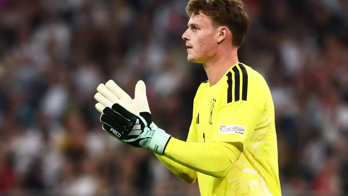 Jonas Urbig bekommt die nächste Chance im DFB-Trikot.  - Bild: Christian Charisius/dpa