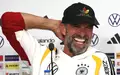 Gute Laune bei Jürgen Klopp.  - Foto: Christian Charisius/dpa