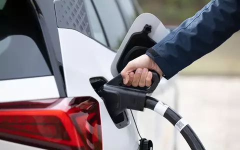 Inzwischen gibt es mehr als 200.000 öffentliche Ladepunkte für Elektroautos. (Archivbild) - Foto: Sebastian Kahnert/dpa
