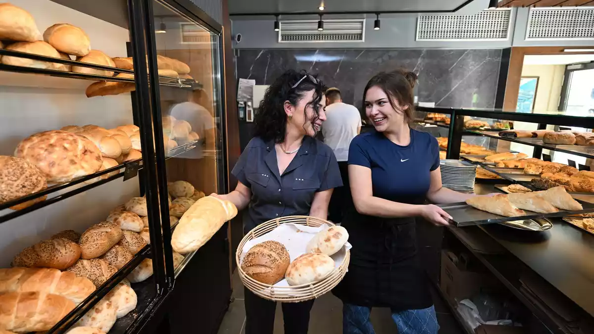 In vielen Städten gibt es die Balkan-Bäckereien mittlerweile.  - Bild: Felix Kästle/dpa