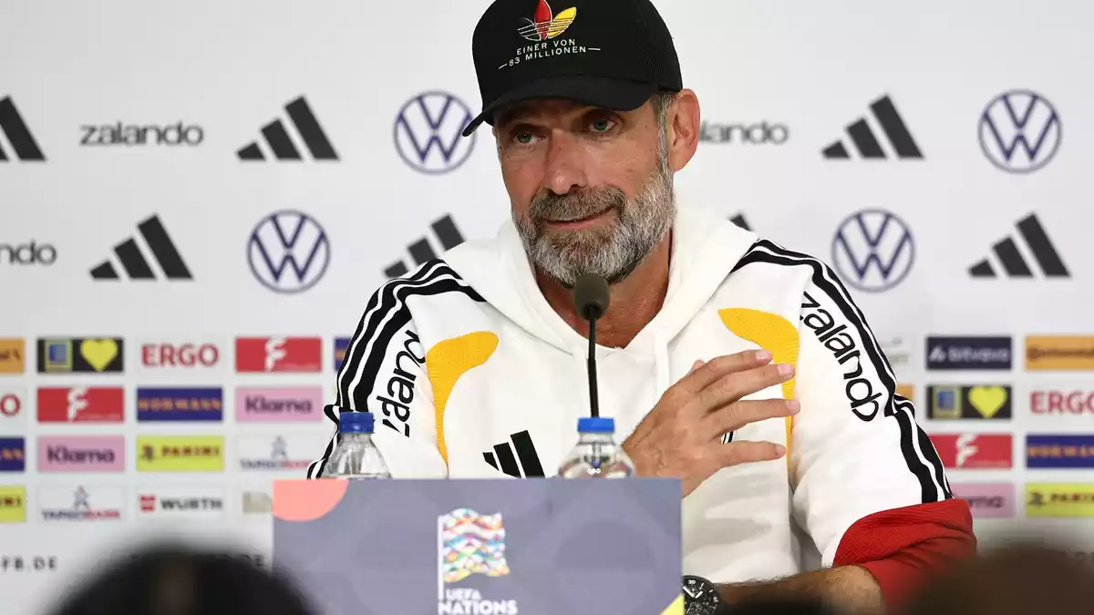 Für Jürgen Klopp steht beim Rückspiel in Griechenland viel auf dem Spiel.  - Bild: Christian Charisius/dpa