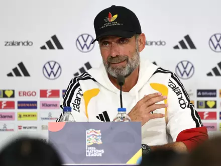 Für Jürgen Klopp steht beim Rückspiel in Griechenland viel auf dem Spiel. - Foto: Christian Charisius/dpa