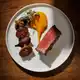 Dies ist die Spezialität des Restaurants. - Bild: Fogon Asado/dpa