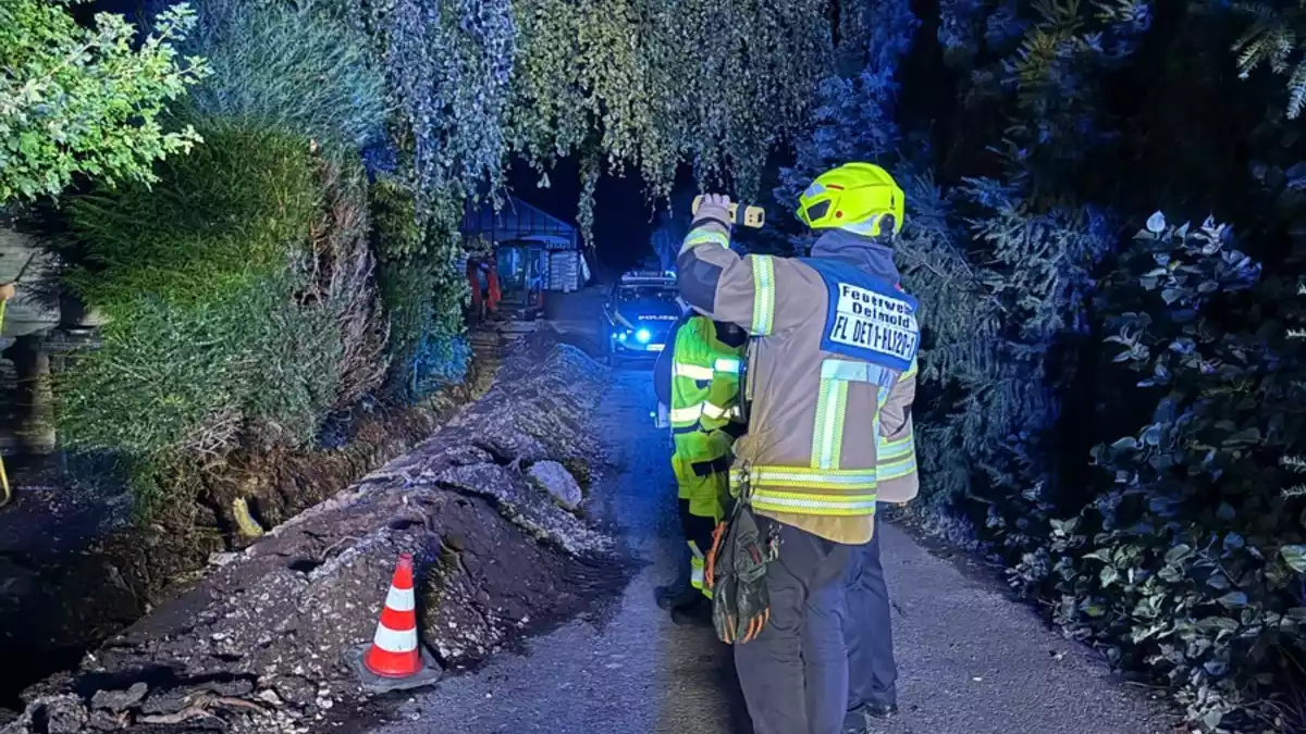 FW-DT: Kleinbrand an einer Gartenhütte - Bild: presseportal.de