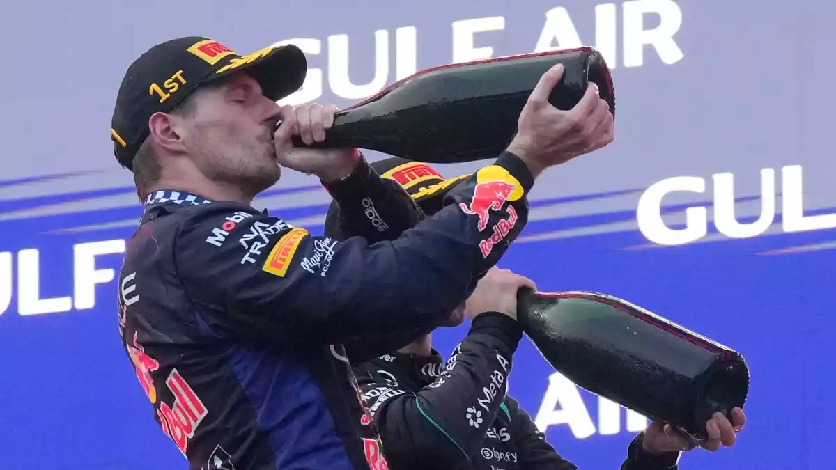Auf diesen Sieg musste Verstappen länger warten.  - Bild: Aijaz Rahi/AP/dpa
