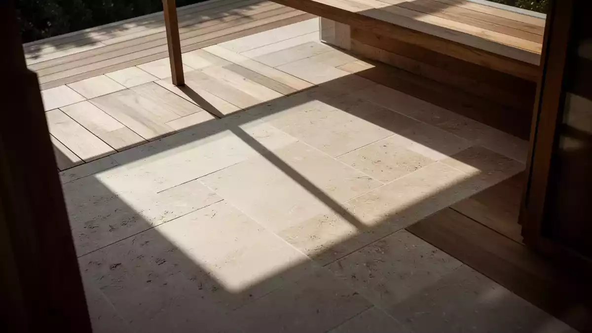 Sonnenschirme richtig planen: Größe, Standfuß und UV-Schutz