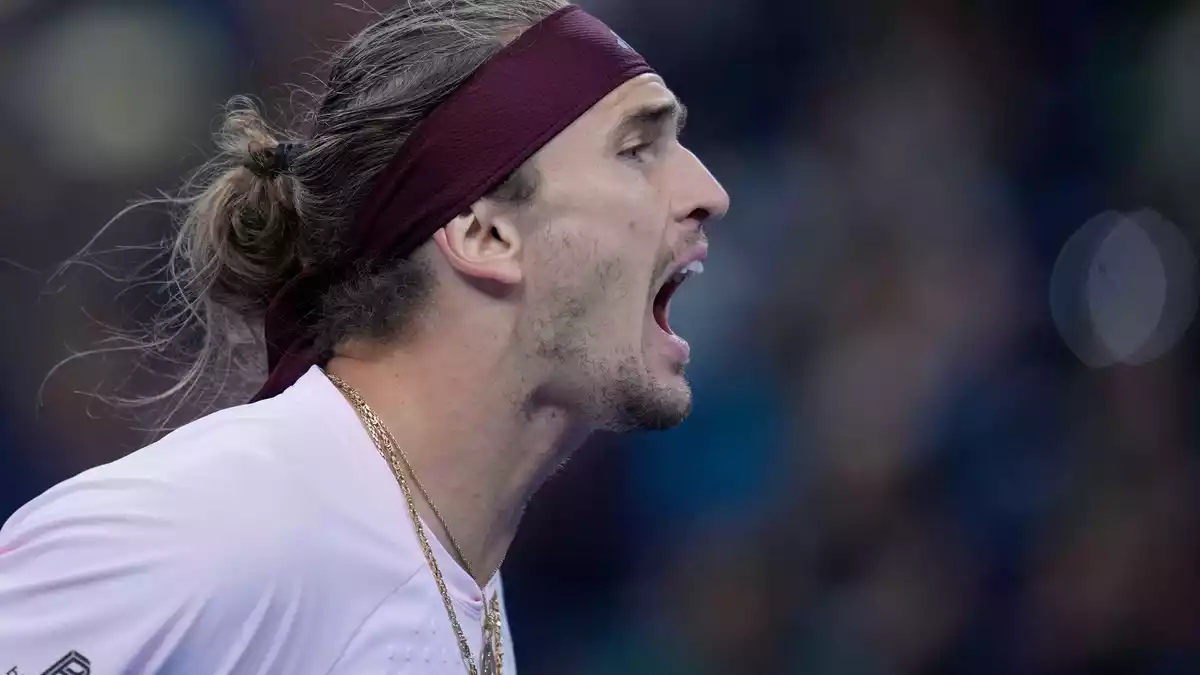 Alexander Zverev musste mal wieder eine Niederlage einstecken. - Bild: Achmad Ibrahim/AP/dpa