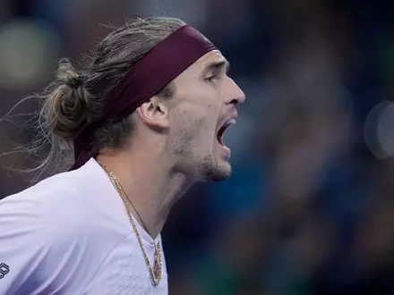 Alexander Zverev musste mal wieder eine Niederlage einstecken. - Foto: Achmad Ibrahim/AP/dpa