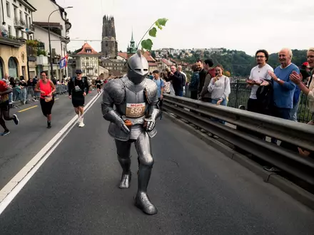 In 34 Kilo Rüstung von Murten nach Freiburg - ein Ritter läuft Geschichte - Foto: presseportal.de