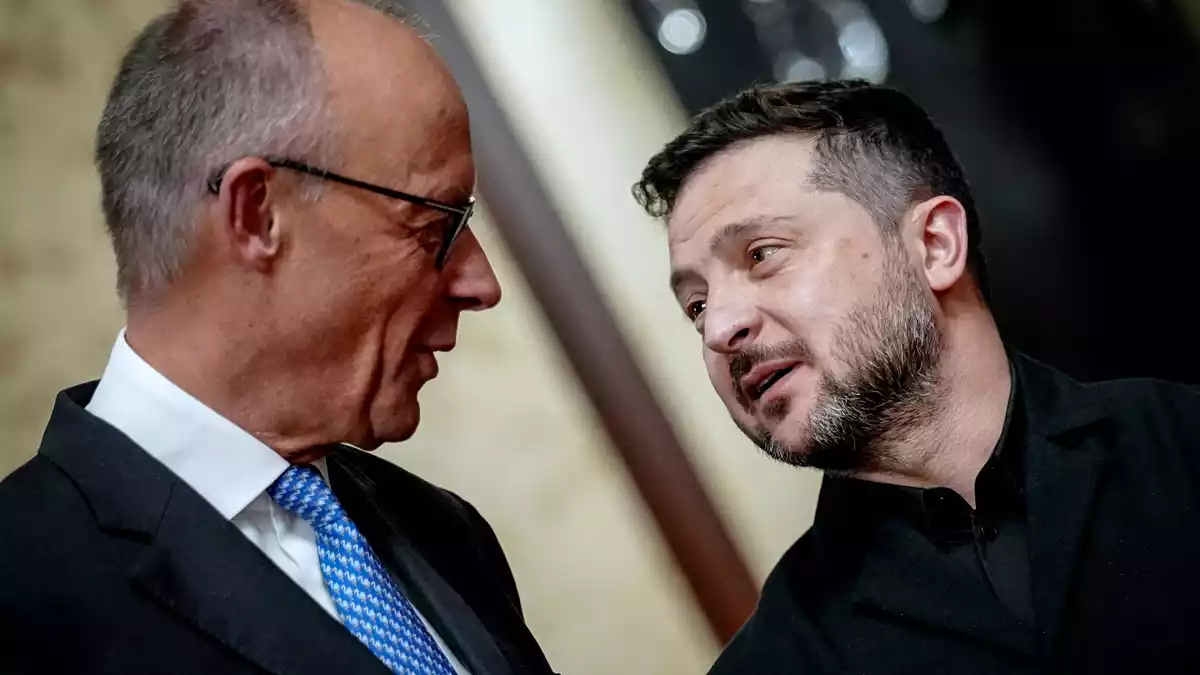 Merz und Selenskyj: Zwischen diese beiden passt im Moment kein Blatt Papier. - Bild: Kay Nietfeld/dpa