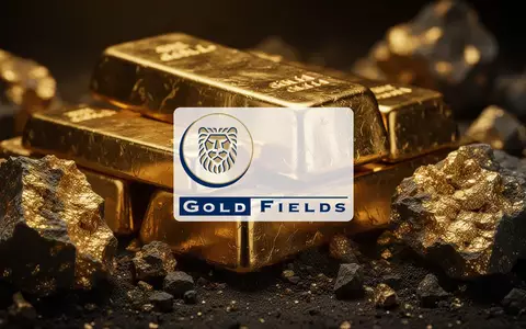 Nahaufnahme von Goldbarren und Golderz, die die Edelmetallindustrie symbolisieren. - Foto: über boerse-global.de