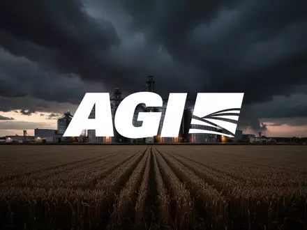 Düstere, industrielle Agrarlandschaft bei Dämmerung mit modernen Silos vor einem stürmischen Himmel. - Foto: über boerse-global.de