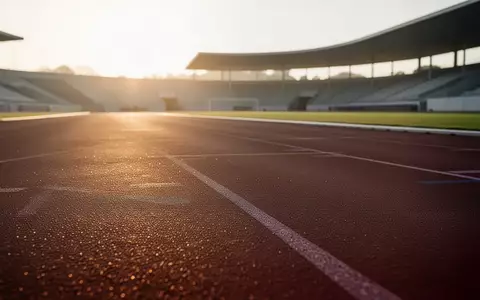 Eine minimalistische, moderne Leichtathletikbahn im Licht der Morgendämmerung. - Foto: über boerse-global.de