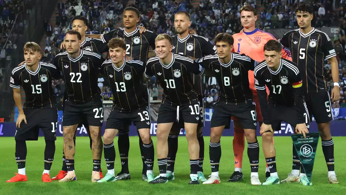 Für die Nationalmannschaft stand innerhalb einer Woche das zweite Spiel gegen Griechenland an.  - Bild: Christian Charisius/dpa