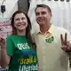 Präsidentschaftskandidat Flávio Bolsonaro gibt seine Stimme ab. - Bild: Silvia Izquierdo/AP/dpa