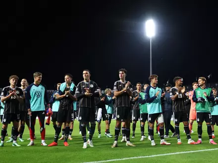Die deutsche Nationalmannschaft nach dem 0:0 in Griechenland.  - Foto: Christian Charisius/dpa