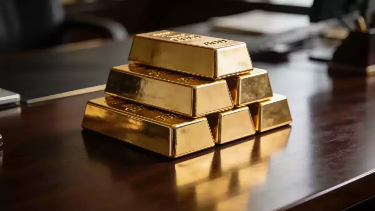 Gold Holds Near $4,144 as Fed Rate Hike Odds Fall to 22%