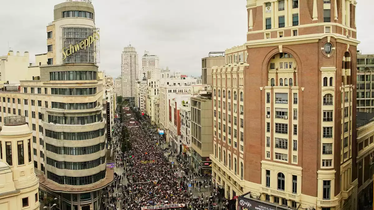 Zehntausende haben am Wochenende in Spanien wie hier in der Hauptstadt Madrid gegen die Wohnungsnot demonstriert. (Archivbild) - Bild: Bernat Armangue/ZUMA Press Wire/AP/dpa