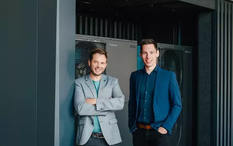 Noch mehr Tempo für die Wärmewende im Gebäudebestand: EnerCube und Panasonic fixieren strategische Partnerschaft - Foto: presseportal.de