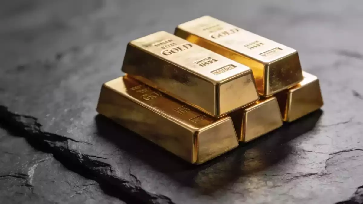 Gold at $4,167 as Fed Rate Hike Odds Fall to 22% After Weak Jobs Data