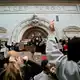 Die Proteste an Frankreichs Schulen dauern an. - Bild: Lou Benoist/AFP/dpa