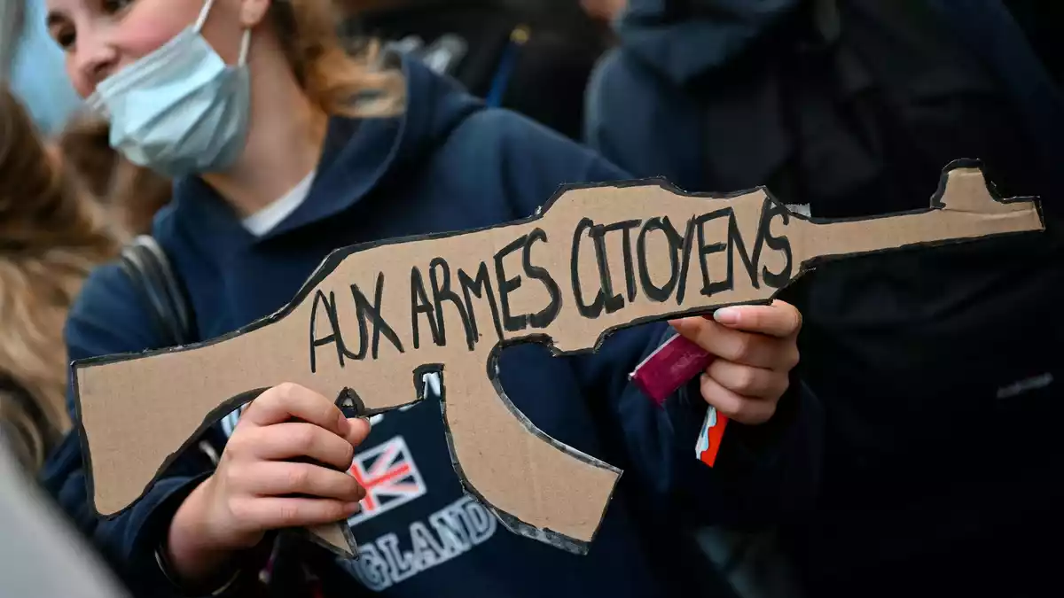 Die Schüler lassen mit ihren Protesten nicht locker. - Bild: Lou Benoist/AFP/dpa