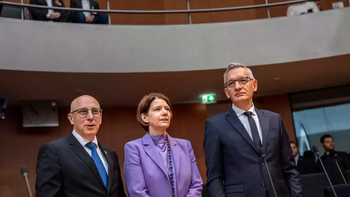 Einmal pro Jahr findet die Befragung der Spitzen der deutschen Nachrichtendienste im Bundestag öffentlich statt. - Bild: Michael Kappeler/dpa