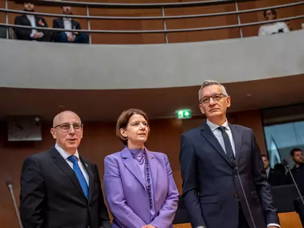 Einmal pro Jahr findet die Befragung der Spitzen der deutschen Nachrichtendienste im Bundestag öffentlich statt. - Foto: Michael Kappeler/dpa