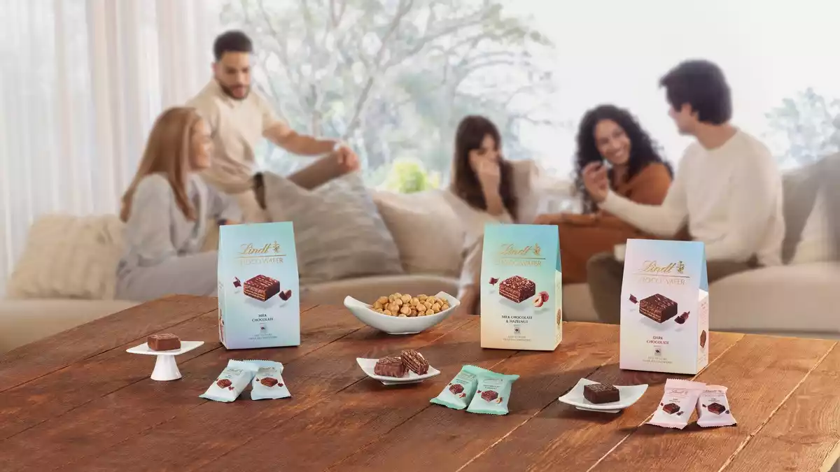 Lindt Schokolade in jeder Schicht: Lindt setzt mit den neuen CHOCO WAFER neue Maßstäbe im Waffelmarkt - Bild: presseportal.de