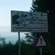 Bären füttern ist in Rumänien streng verboten, weil es die Tiere den Menschen gefährlich nahe bringt. (Archivbild) - Bild: Kathrin Lauer/dpa