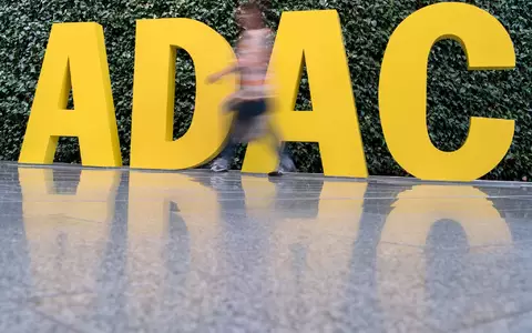 Der ADAC muss seine Beitragserhöhung um drei Monate verschieben. (Archivbild) - Foto: Peter Kneffel/dpa