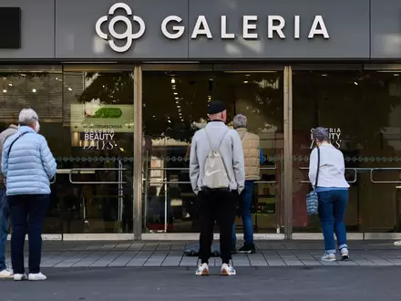 Galeria betreibt 83 Warenhäuser in Deutschland. - Foto: Rolf Vennenbernd/dpa