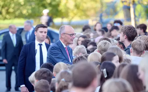 Vor 51 Jahren machte Friedrich Merz in Rüthen sein Abitur, nun ist er als Bundeskanzler zu Gast.  - Foto: Bernd Thissen/dpa