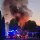 Feuerwehrleute löschten den Brand rasch. - Bild: Florian Blaes/dpa