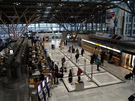 Abfertigungshalle Flughafen Stuttgart (Archiv) - Foto: via dts Nachrichtenagentur